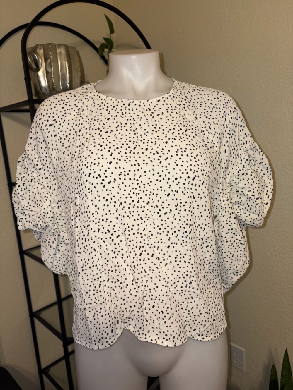 Leith White Top with Black Dot Print and Puff Sleeves